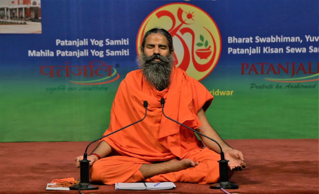pguklm's tweet photo. योग के द्वारा हमारे भीतर दिव्य रूपांतरण गठित होता रहता है। कितनी भी बीमारिय��ं ने क्यों न घेर लिया हो, मौत के मुख से भी योग आपको बाहर निकाल कर लाएगा। योग से नया जीवन मिलेगा।
#पतंजलि_गुरुकुलम् https://t.co/SHP3Nc4hMA