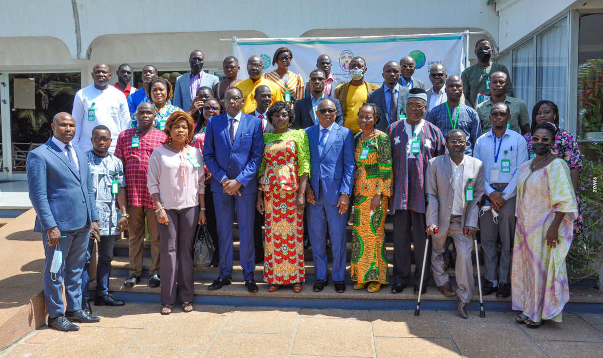 ZONE685498706's tweet photo. ATELIER DE FORMATION DES MEMBRES DU CONSEIL NATIONAL DU PATRONAT SUR LES QUESTIONS DU CHANGEMENT CLIMATIQUE;
Edito2022/Hôtel SARAKAWA
https://t.co/XF5yuXyJjs
#GGGI
#GCF 
#cnpTOGO
#ZONE6 https://t.co/WxDjD7w3a2