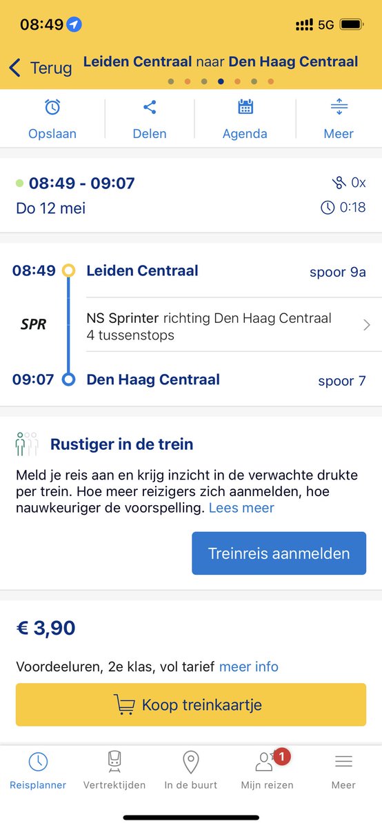 Thrwld's tweet photo. @NS_online, waarom toont de ns-reis app niet dezelfde info als de borden? Deze trein vertrekt net vanaf spoor 8b ipv 9a. Dus iedereen die de info vd app opvolgde stond compleet verkeerd en sommigen misten de trein. 😡 https://t.co/aq6hmDomXe