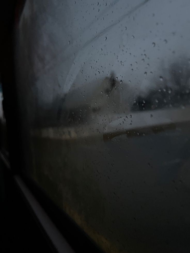 AcademiaDreams's tweet photo. “She daydreams just as I do. She loves watching the raindrops fall slowly from the sky just as I do. At times, she gets lost while reading books just as I do.”

— Avijeet Das https://t.co/L49aOX07je
