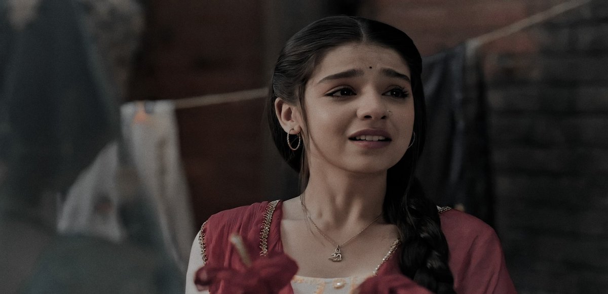 IshqqMohabbat's tweet photo. Vashma : Hum lahore se jaayenge,par lahore hamare andar se kabhi nahi jaayega😩

Amrit : Hum hamare saath thoda sa lahore to le hi jaa sakte hai na,jab bhi yahaan ki yaad aayegi,ise khol kar dekh lenge😭👍

I miss❤️😩

[ #vashrit #kyunutthedilchhodaaye
#gracygoswami #anchalsahu ] https://t.co/vmaXPvjITm