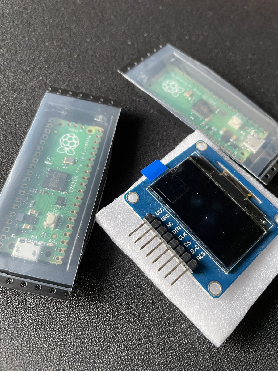 nagomi_engine's tweet photo. 今日の秋葉原での戦利品
#Raspberrypi pico
#OLCD
なり
#式守さん https://t.co/Pe91Z4KyKE