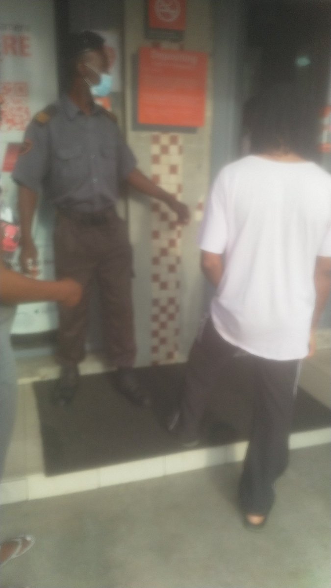 DamiOdutayo's tweet photo. @gtbank kindly explain the reason your security in Anthony insists on no nose masks no entry months after COVID restrictions have been lifted. 
You force your customers to buy nose masks at the entrance before gaining access to the bank. https://t.co/ePTTtQbtLc