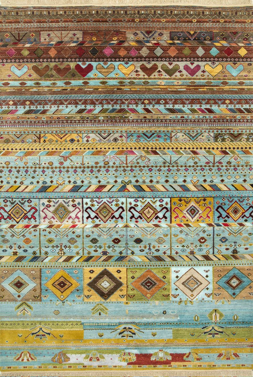 JaipurRugs's tweet photo. Durga Devi has been weaving for more than a decade to improve her life but also sustain her family. She says that she never got the chance to get an education but wants to ensure that her children do not miss out on it.
#HandmadeRugs #Manchaha #ConsciousArt #JaipurRugs https://t.co/QwPLEcw8sk