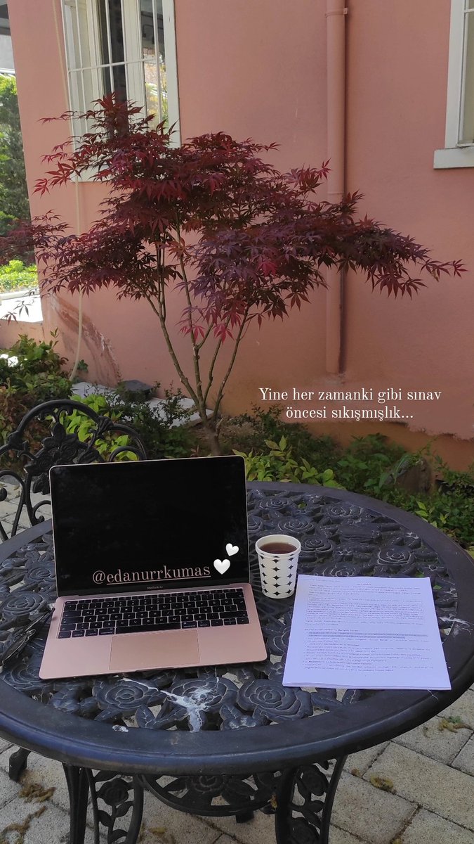 bukrenehar's tweet photo. Değişen zaman, mekan ve derslere rağmen değişmeyen tek şey son ana bırakma huyumuz :) @omuryetmiyor https://t.co/27pNaaDidN