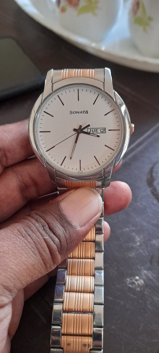 01marutsingh's tweet photo. @SonataWatches कंपनी का बहुत बडा लापरवाही आया सामने यह कौन सा नया महीना खुद  बना दीए है जो समझ के परे है
और मैं यह घङी लेकर बहुत कंफ्यूज हूं की क्या करूं कंपनी हमें जबाव देने की कृपा करे https://t.co/Uns3kM6Tdi