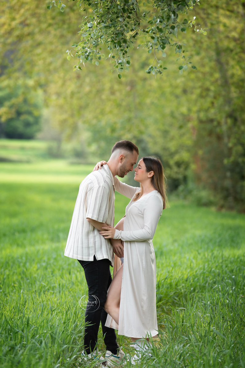 evaisart's tweet photo. Preciosa época para las sesiones en exterior y son con una pareja tan bonita como ellos, el resultado es maravilloso.🥰🥰
Si quieres información sobre las sesiones de embarazada contacta conmigo 

💻eva@evaisart.com
☎️ 616188570 
📩https://t.co/WOni0KcF8i https://t.co/i6S1Hiv52p