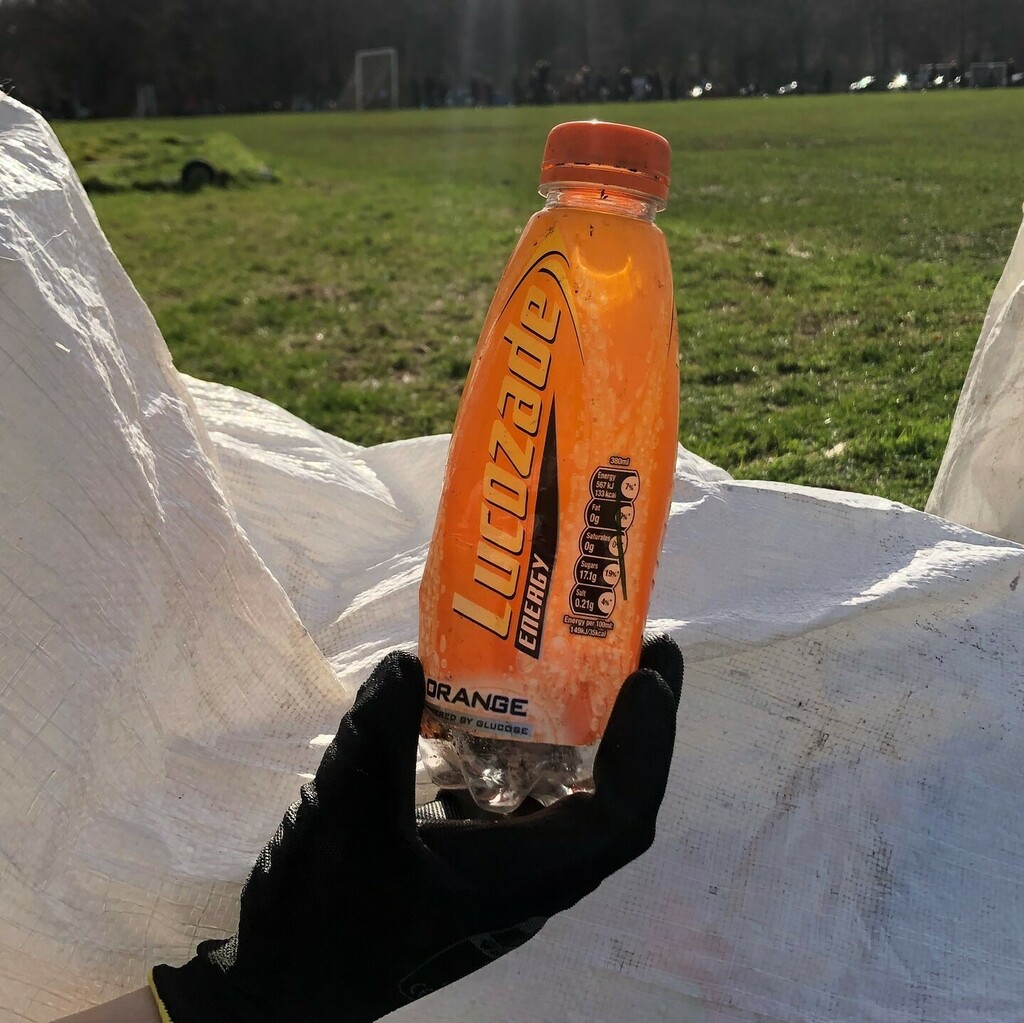 Hey @lucozadeenergy are you bored of us tagging you in photos of your PLASTIC POLLUTION? We are bored of finding it, thats for sure!⁠
⁠
How about you do thinging about it?⁠
⁠
⁠
#MillionMileClean #SurfersAgainstSewage #BeachClean #RiverClean #MountainClean #StreetClean #O…
