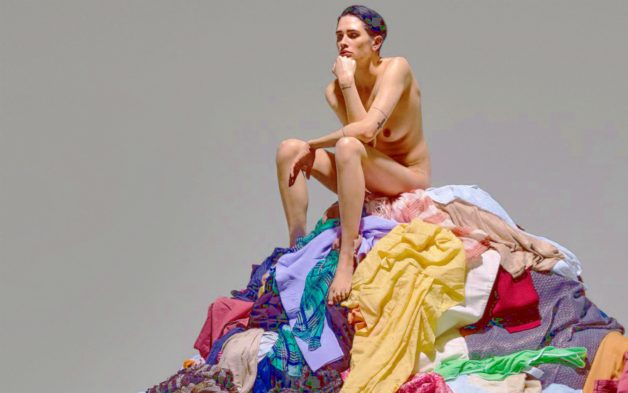 Sürdürülebilir moda anlayışı nedir? Daha sürdürülebilir bir gardıroba giden yedi adımı sizler için hazırladık…
drycleanonlymagazine.com/surdurulebilir…
#moda #sürdürülebilirmoda #bilinçlitüketim #drycleanonlymagazine