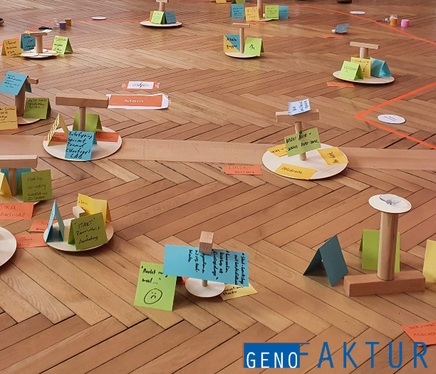 Gleich startet das Treffen der #GenoLabWorking-Community im @TechQuartier. Wir sind gespannt auf die Impulse und die Menschen. Unser Goodie: Die #Fuck-Up-Session 🤪 mit unserem #GenoFaktur-Koordinator Kai. Nutzt du solche Formate im Unternehmen auch🤔? <a href="/blicklog/">Dirk Elsner</a> #glw #genobarcamp