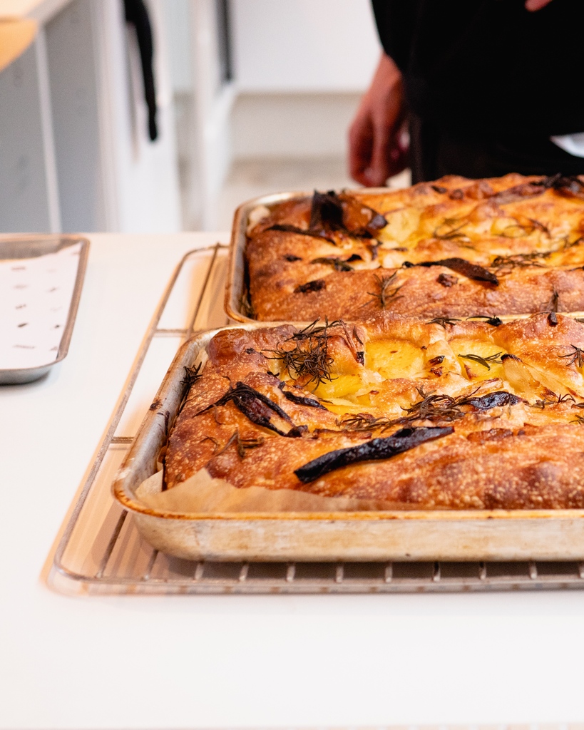 Fresh pastries, fresh beans, fresh focaccia. 

What more would you want?

📍 Caravan Coffee Roasters Brewbar @ Lambworks
🗺️ North Road, London N7 9DP
⌛ 8am - 4pm Mon-Fri 

#northlondon #londoncoffeeshops #caledonianroad #coffee