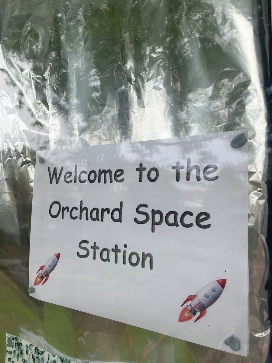 OrchardInfant's tweet photo. Reception have had an out of this world experience over the last two weeks! They landed in the Orchard Space Station and have been researching and discovering facts all about our solar system ever since! Keep your eyes peeled for what they have learnt 👩🏽‍🚀🌎⭐️🪐🌑 https://t.co/2C0AsTF2DF