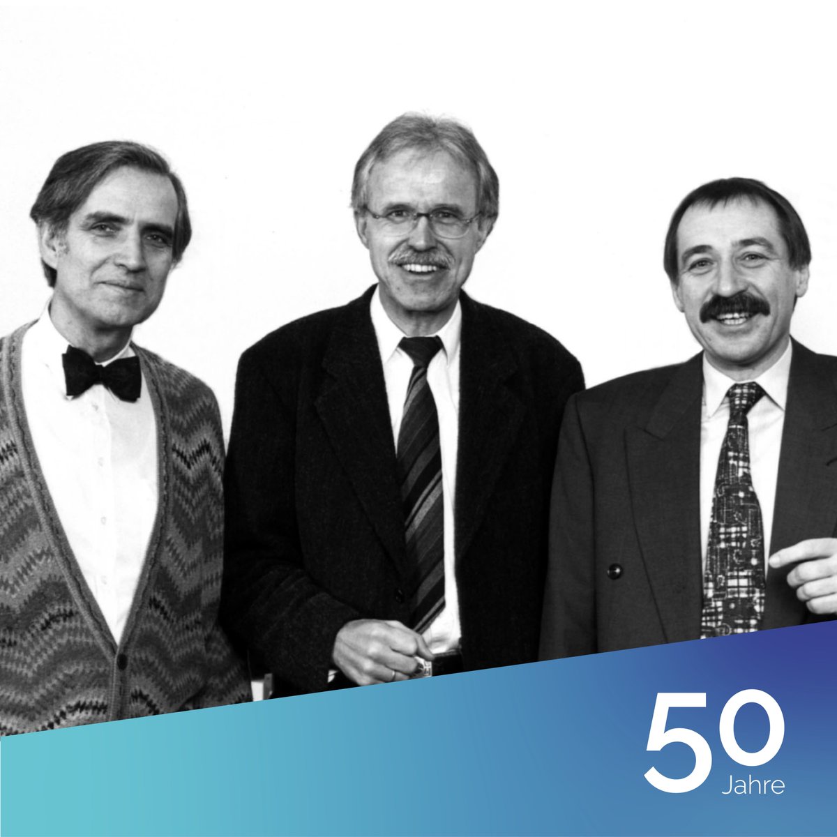FraunhoferISI's tweet photo. Frieder Meyer-Krahmer (Mitte) leitete das ISI von 1990 bis 2005 mit Eberhard Jochem und Hariolf Grupp. Unter seiner Leitung wich die "Systemtechnik" im Institutsnamen der "#Systemforschung", um unser ganzheitliches - systemisches - Vorgehen abzubilden.
#50Jahre50Wochen https://t.co/TqGg4LVMmI