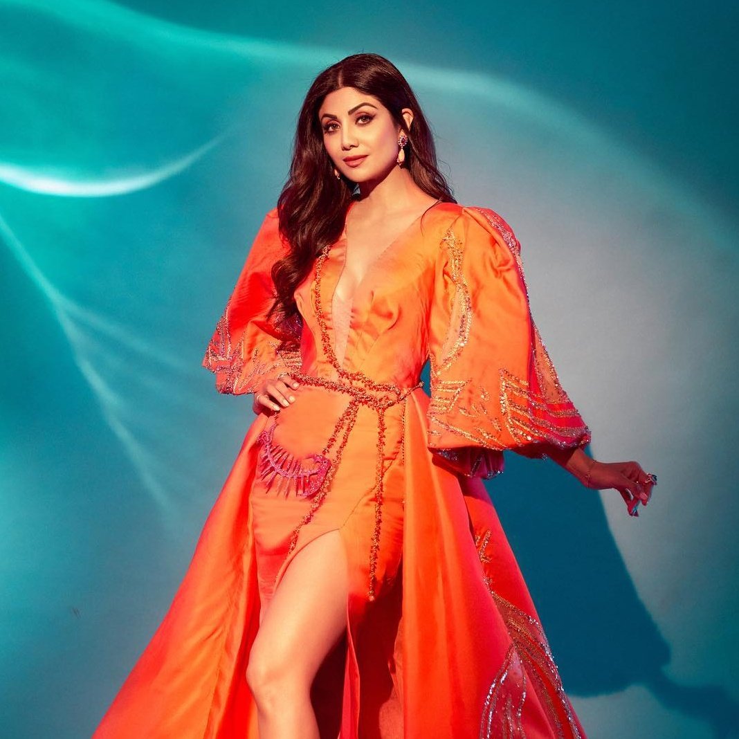 DelhiTimesTweet's tweet photo. "Soooo bored of the monotony, everything looking the same..." writes @TheShilpaShetty as she goes off #SocialMedia until she finds a 'new avatar'
#ShilpaShettyKundra #ShilpaShetty #SocialMediaDetox #Bollywood https://t.co/h0SnBkvxLO