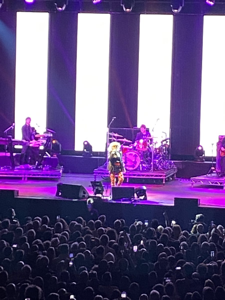 ⁦<a href="/BlondieOfficial/">Debbie Harry/BLONDIE</a>⁩ ⁦<a href="/clem_burke/">Clem Burke</a>⁩  Thank you for a fantastic show in Brighton.  Special memories.  Hopefully we will see you back in the UK soon. #AgainstTheOdds