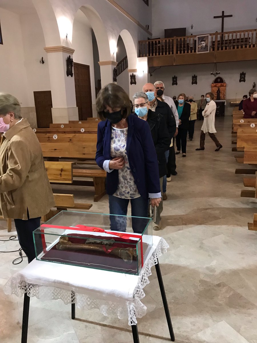 Ayer (11 de mayo) comenzó el triduo de preparación para la recepción de varias reliquias insignes del Beato Miguel Amaro en la parroquia de El Romeral.