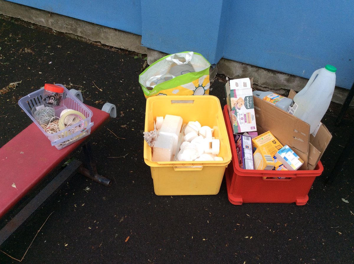 EllisonPrimary's tweet photo. EYFS  have been exploring floating and sinking. To challenge our ideas, we will be making boats, test to see if they can float and finally create a river for the boats to float down. #EllisonEYFS https://t.co/XoXaVgXHWU
