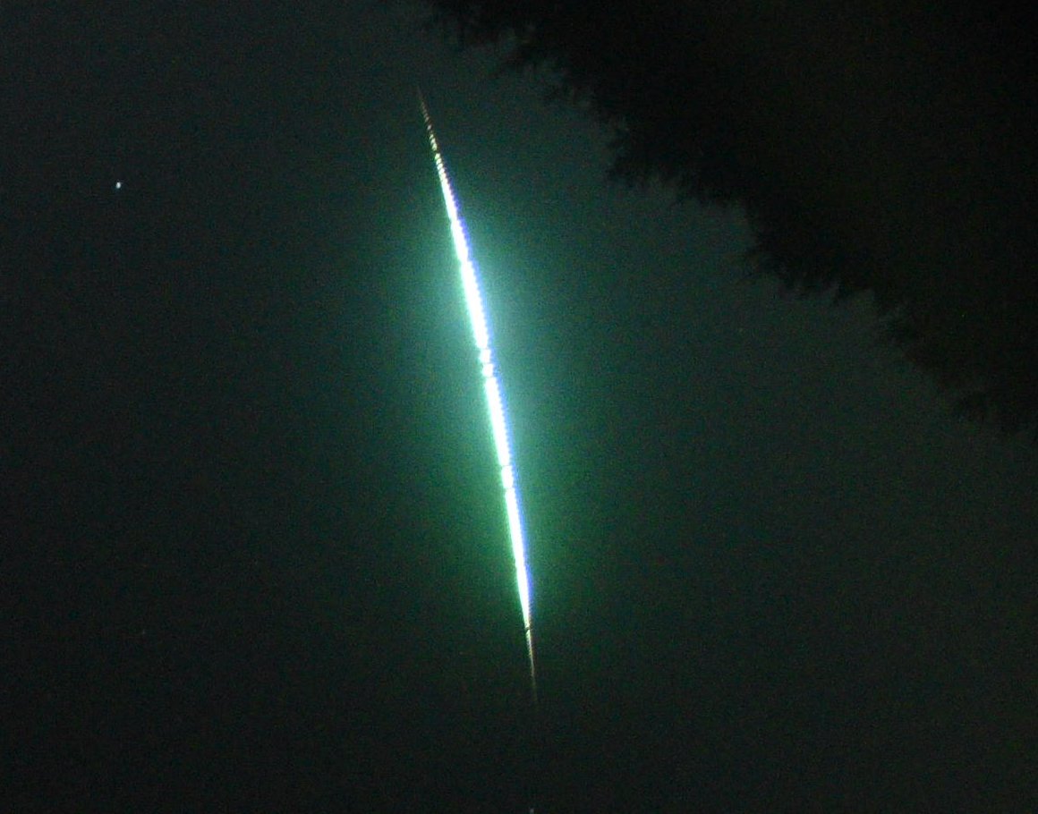Stunning bright #fireball last night at 23:39 over the #bristolchannel was caught on a couple of our cameras. Did you see it?