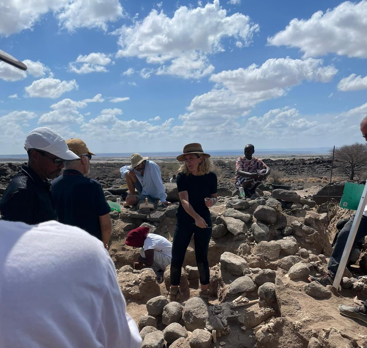 umr5608_traces's tweet image. J. Cauliez (@CNRS_Toulouse) est de retour de #Djibouti dans le cadre du programme #PSPCA

2 objectifs
1️⃣ le retour à Djibouti de son patrimoine archéologique et paléontologique
2️⃣ la poursuite de l’action sanitaire et sociale en soutien aux populations du lac Abhé

A dérouler ⬇️