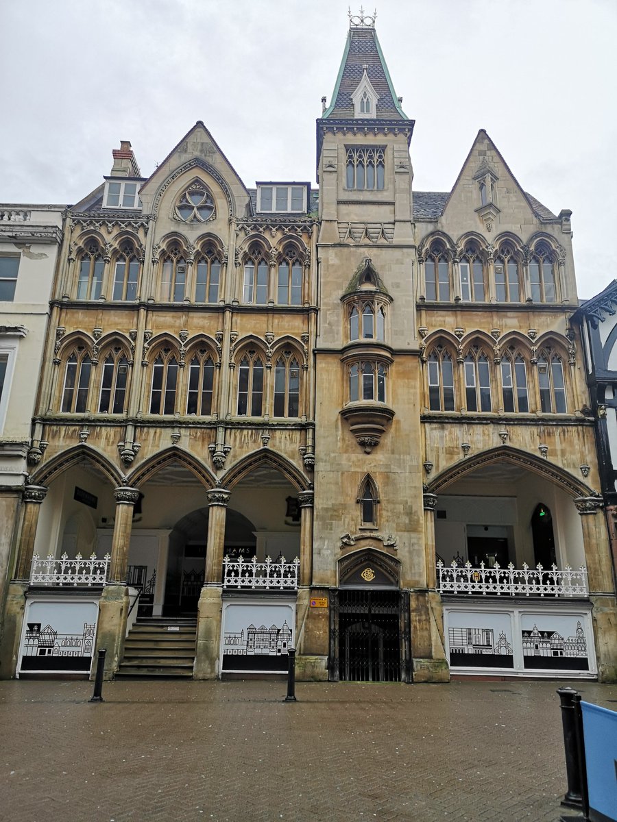 1st Year Anniversary of Browns of Chester / Debenhams closing.
Chester is still evolving and yet Browns is still frozen in time.
I hope there is a positive future for the store.
The city desperately needs more retail, so why not reopen Browns of Chester as an independent shop.