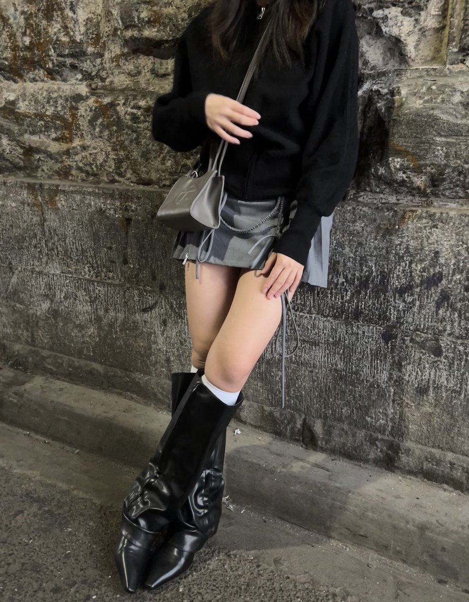 enjoy these flop fit pics cuz i haven’t learnt how to pose🕴 https://t.co/OBQCXtd1r3