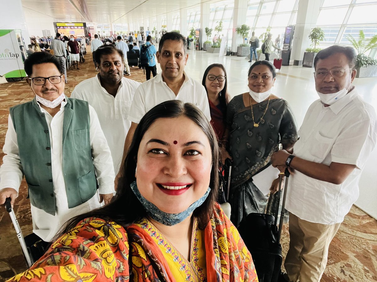 NayakRagini's tweet image. निकलेंगे मैदान में जिस दिन हम झूम के
धरती डोलेगी ये कदम चूम के 👊🏻

Udaipur Calling ✨