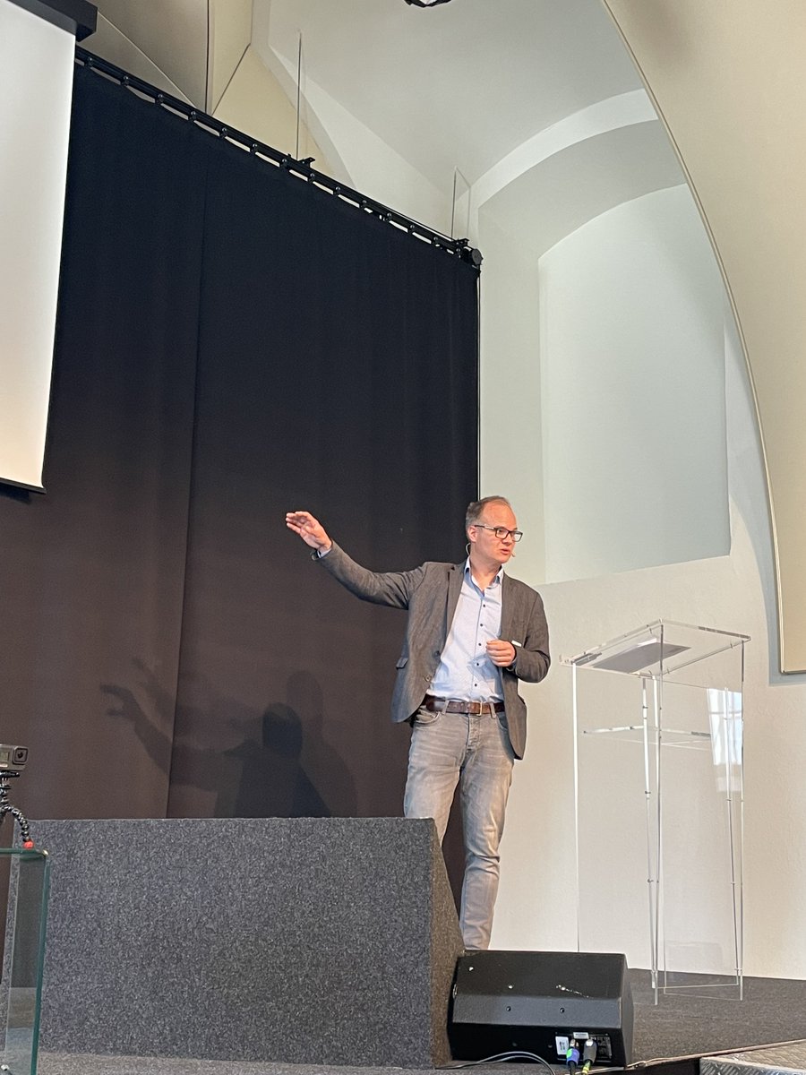helloheatpumps's tweet photo. @janrosenow is opening day 2 at #DecarbCities with insightful data on #energyefficiency as the solution to cut Russian gas by 2025, key measures to be taken in order to achieve a successful #energytransition and the importance of investing in #renewableenergy solutions. https://t.co/SfndlcPyO9