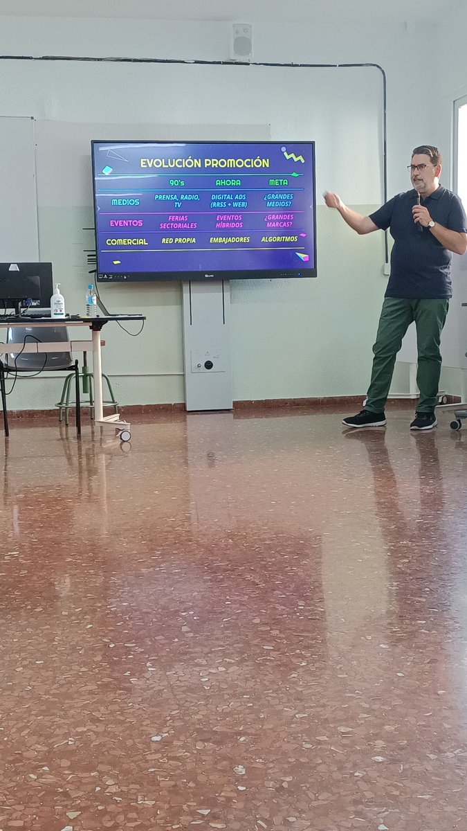 ¿Cómo evoluciona la promoción?
#CyACartuja <a href="/DaveEspadas/">🟣 David Espadas 🏍</a>