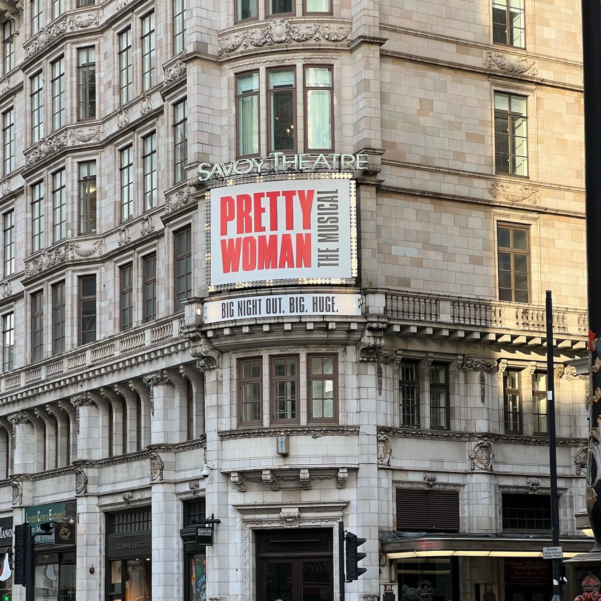 overstudies's tweet photo. Last night we went to see @prettywomanuk at @SavoyTheatreLdn! We'll be sharing our thoughts on this week's episode of #Overstudies - make sure you tune in to @InsanityRadio 4pm - 6pm this Sunday to hear our review! https://t.co/ylDyOLnZec