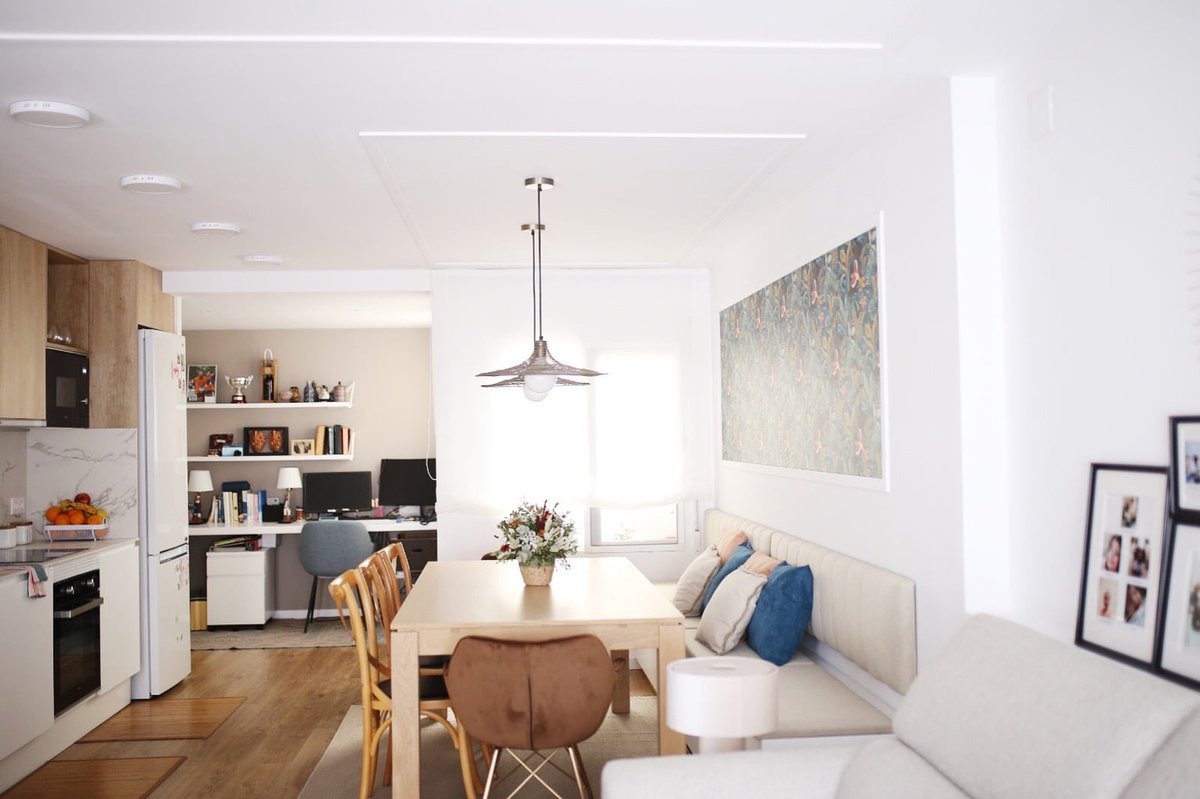 decopraktik's tweet photo. ¿Te gusta cómo queda el parquet laminado roble Alambra de Faus? Lo tienes en la colección Tempo de Decopraktik. Este piso apartamento de Valencia fue reformada por Estudio Anabel Soria y le pusieron este laminado en el suelo. https://t.co/oGVaKGX1Nl https://t.co/d8rgDCCz1O