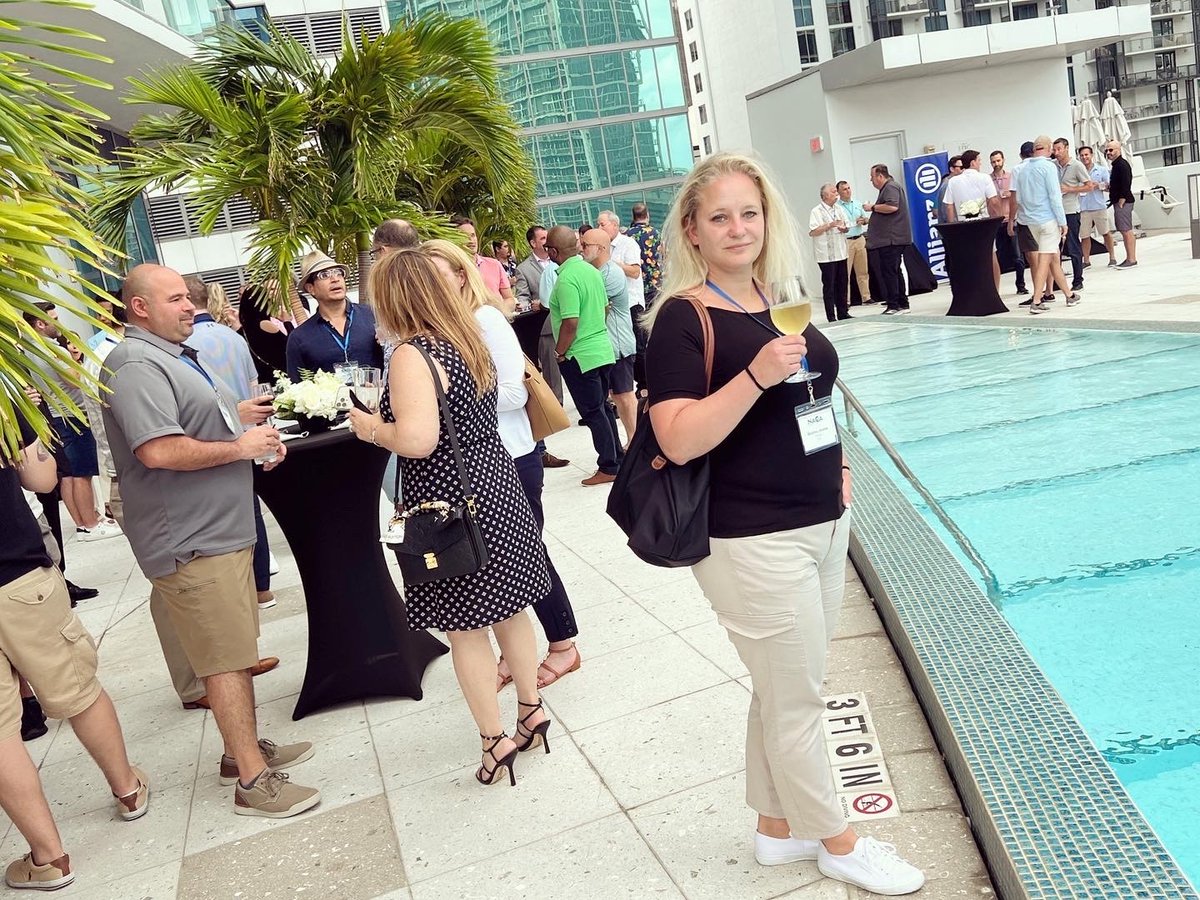 EMIRAT AG tweet media