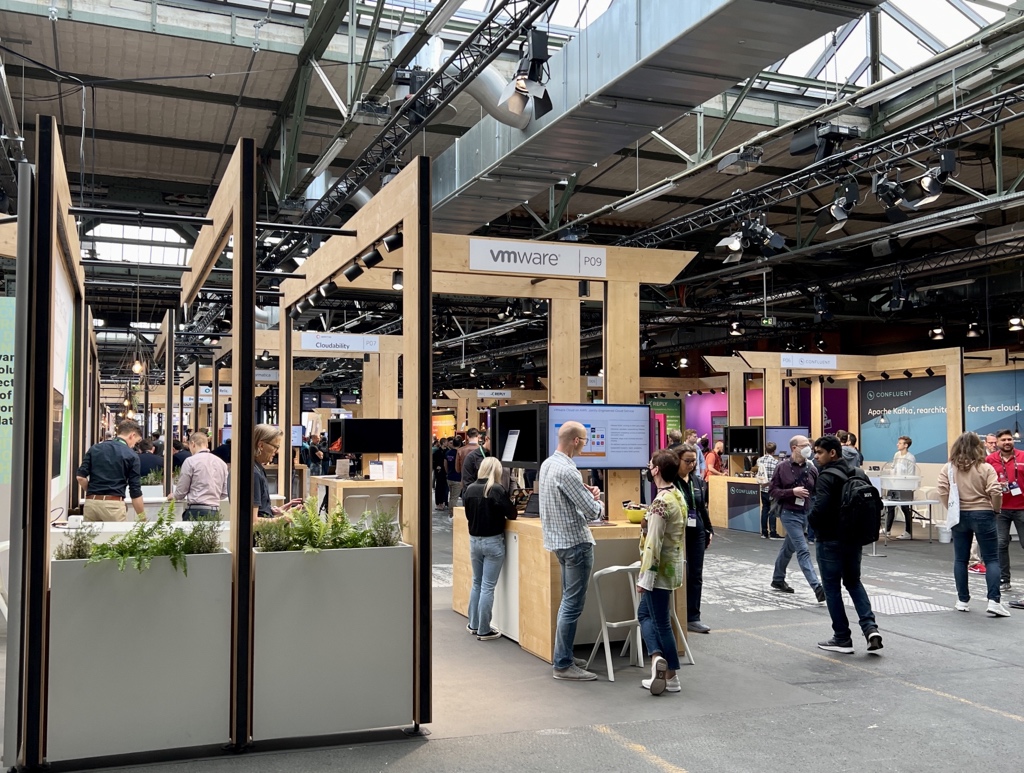 weyhmueller's tweet photo. Endlich wieder eine Konferenz in der STATION Berlin. #AWSSummit https://t.co/JUVmR2SbbG