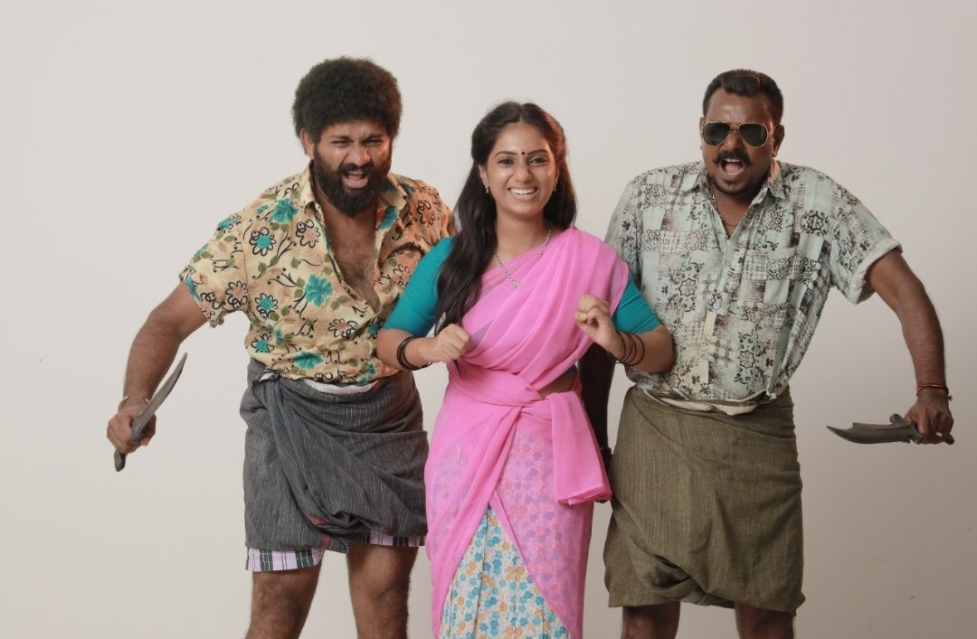 rs_prakash3's tweet photo. #OdaVittuSudalamaa A revenge drama using the help of a wonder car!
#EveryoneProductions
Featuring #AmirSuhail #GopikaAnil #VineethMohan
Directed by #JijeshMV
Camera - #PrakashVelayudhan
Music - #AswinSivadas
@urkumaresanpro https://t.co/phL6WLm322