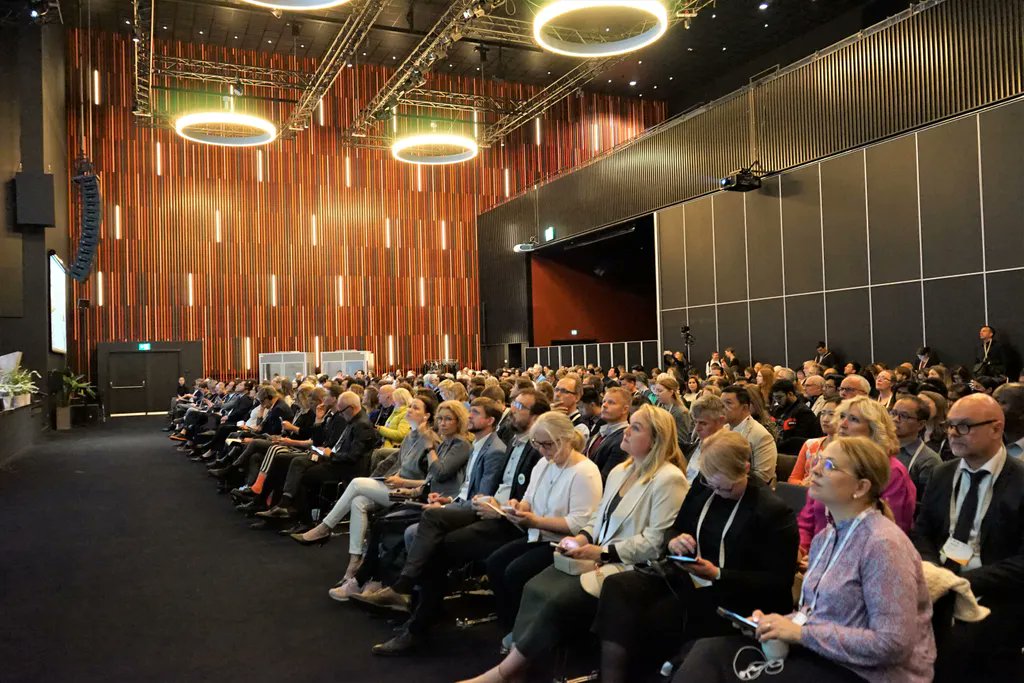 LIVE NOW at #ICLEIcongress
Full room for an amazing panel of Mayors and subnational leaders explaining how their cities have been putting people at the heart of local sustainable development, the challenges in doing so, and the announcement of The Malmö Commitment