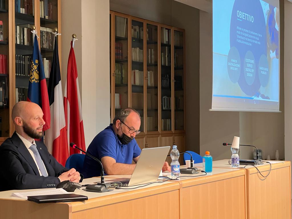 secoval's tweet photo. 📢 Prima presentazione di Secoval ai Comuni della Comunità Montana della Valle Camonica del supporto che forniremo per la partecipazione ai #bandi previsti dal Piano Nazionale di Ripresa e Resilienza (#PNRR). 🔎📈 

#vallesabbia #vallecamonica #pubblicaamministrazione #secoval https://t.co/ilQEaOfZ3S