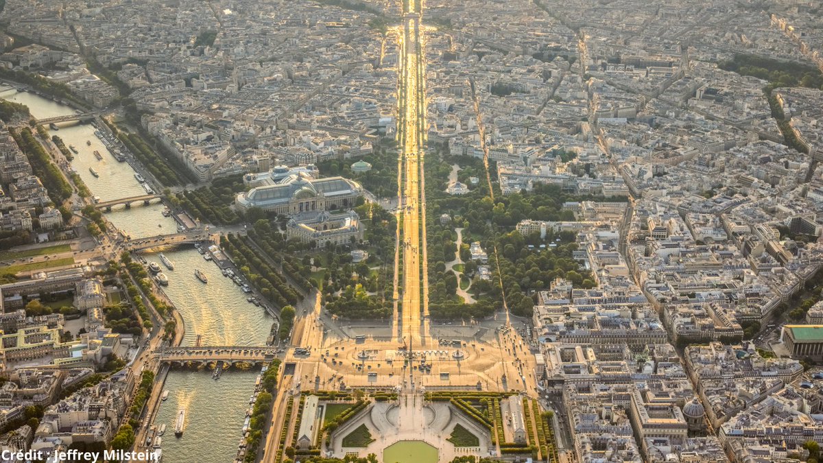 'Réenchanter les Champs-Elysées' La ville de @Paris et les membres du Comité @AvChampsElysees, dont le Groupe Galeries Lafayette, a annoncé hier matin le lancement d'une nouvelle étude urbaine pour mener à bien le projet de transformation de la plus célèbre avenue du monde.