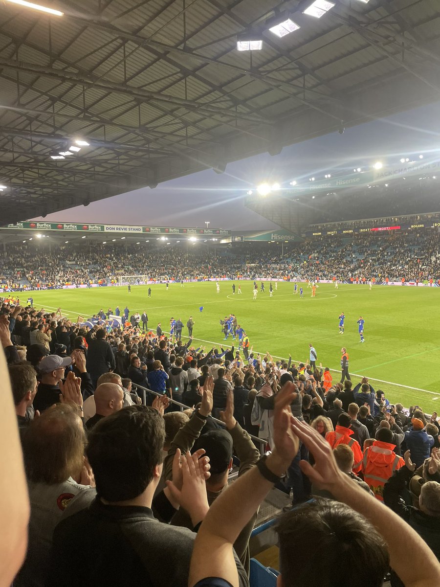 GeorgeOrchard6's tweet photo. LEEDS ⚪️ VS CHELSEA 🔵 #awaydays 🍺 https://t.co/s2Aid7aP6X