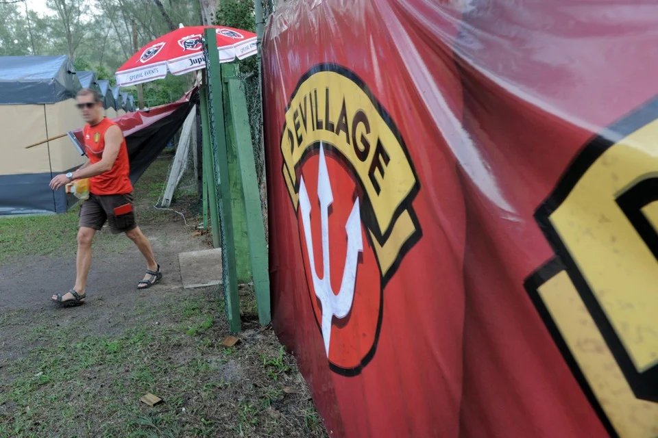 SimonNovember's tweet photo. Na 8 jaar kan @Testaankoop het dossier rond camping #devillage afsluiten. Onwil van de #KBVB enerzijds en een parallel aangespannen #strafzaak maakten dat de zaak te lang heeft geduurd. Nu krijgen de supporters terugbetaling ten belope van 65% van hun verblijf. #eindelijk https://t.co/HhaJy4Bdwk