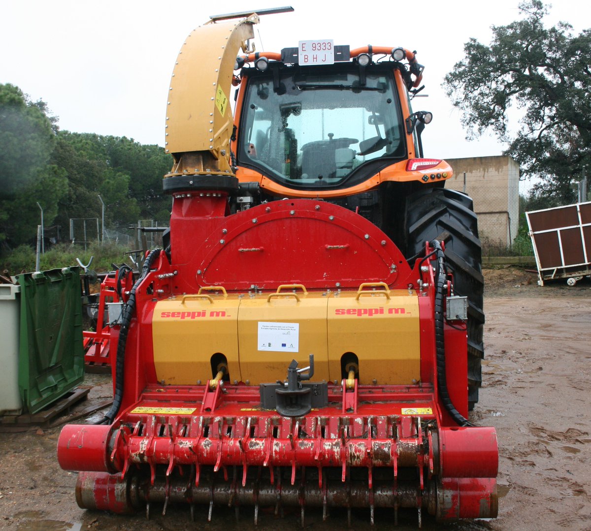 AdraoGDR's tweet photo. ¿#SabíasQue la compra de nueva maquinaria forma parte de los gastos elegibles de las ayudas #LEADER?
Pues sí! Y, para muestra, un 🚜del proyecto de la empresa bartolina Green Mulch S.L. que ha recibido un ayuda de 132.292,21 € para la adquisición de esta maquinaria ⬇️ https://t.co/AdSTszH0ZI