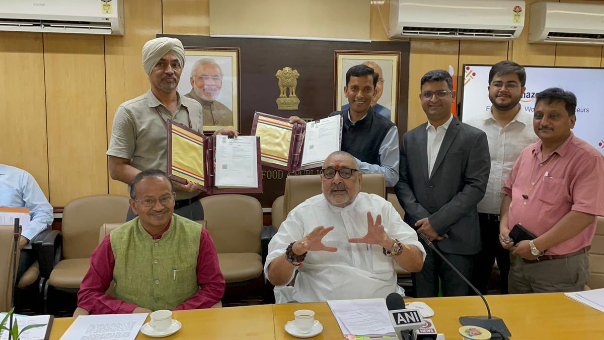 Chetankrishna's tweet photo. In line with PM @narendramodi's Atmanirbhar Bharat vision, @AmazonNews_IN joins hands with @MoRD_GOI to enable SHGs &amp; rural women entrepreneurs market their products across India through ecommerce. Thank you @girirajsinghbjp for your unflinching support. https://t.co/GNLdlg9PTV
