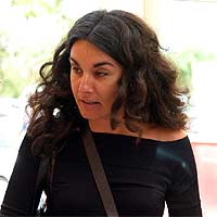 Esta jueza ultraderechista se llama Laura Alabau, está vinculada al PP y se negó a celebrar bodas entre parejas homosexuales. Ayer anuló una multa de 4.000€ a un neonazi por llevar banderas franquistas. La "justicia" en España.