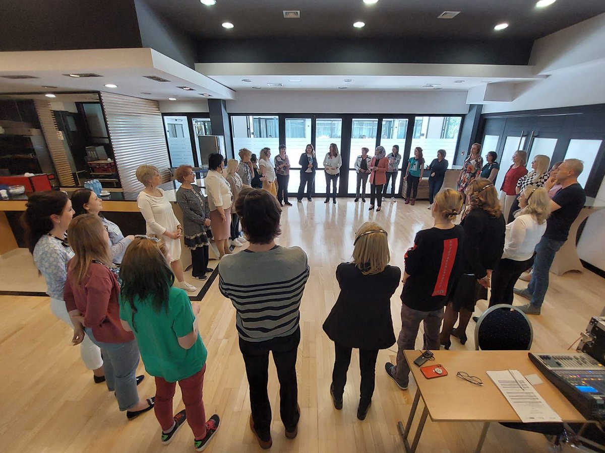 UNODC_PTRS's tweet photo. 📣2nd group of #facilitators trained on #StrongFamilies in 🇷🇸 #Serbia,
Now reaching #families in all 18 school districts.👏
Full national coverage reached to #prevent #substanceuse, #violence, #riskybehaviour and promote #mentalhealth!✅
@OSCE_Serbia @MPNTR 🤝 https://t.co/AisK0ghTbt