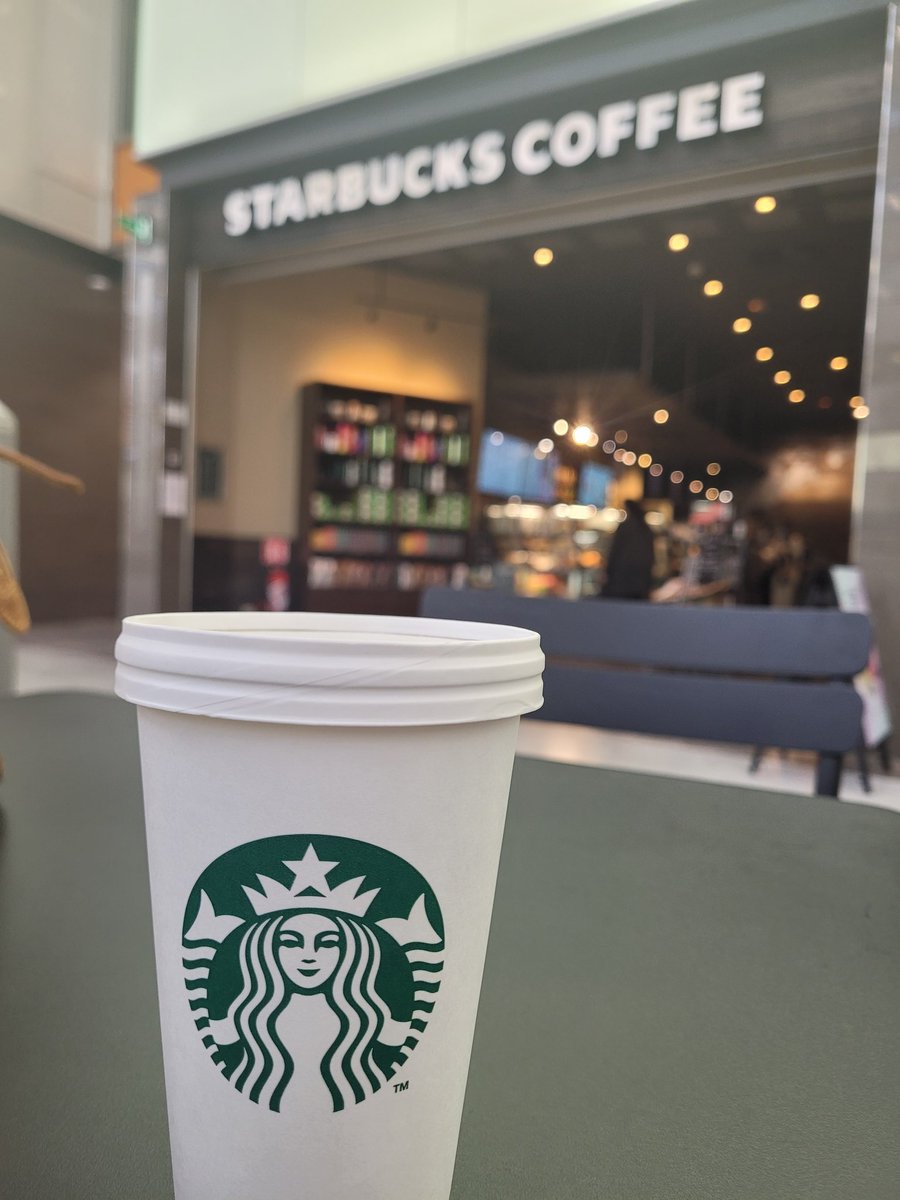 _ACecilia_'s tweet photo. Live from the airport ...
Ready to go with @__troubles__
Still on #KetoStyle well lets say lowcarbs this time with almond latte ☕️
See you soon @donniewahlberg @dannywood @joeymcintyre @JonathanRKnight and Mister Stingy ❤️
#MixtapeTour2022 #OnTheRoadAgain 🛫✈️🎊🎉 https://t.co/lIJxmHFefL
