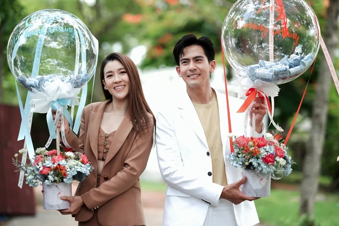 mhoojeab's tweet photo. ทนายชินกฤต &amp; รองบก มุกมณี ละครดังๆปังๆเรตติ้งดีๆนะคะ

Cr. tipcheer toeycheertogether

#บวงสรวงบุพเพร้อยร้าย #บุพเพร้อยร้าย 🔸26 พฤษภาคม นี้ เสนอเป็นตอนแรก🔸เวลา 20:30 น. ทาง ช่อง3กด33 #Acunningdestiny  ดูทีวีกด33 ดูมือถือกด3plus  #toey_pongsakorn   #cheerny14 https://t.co/KdVk4i3Qfu