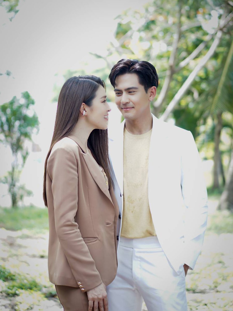 mhoojeab's tweet photo. ทนายชินกฤต &amp; รองบก มุกมณี ละครดังๆปังๆเรตติ้งดีๆนะคะ

Cr. tipcheer toeycheertogether

#บวงสรวงบุพเพร้อยร้าย #บุพเพร้อยร้าย 🔸26 พฤษภาคม นี้ เสนอเป็นตอนแรก🔸เวลา 20:30 น. ทาง ช่อง3กด33 #Acunningdestiny  ดูทีวีกด33 ดูมือถือกด3plus  #toey_pongsakorn   #cheerny14 https://t.co/KdVk4i3Qfu