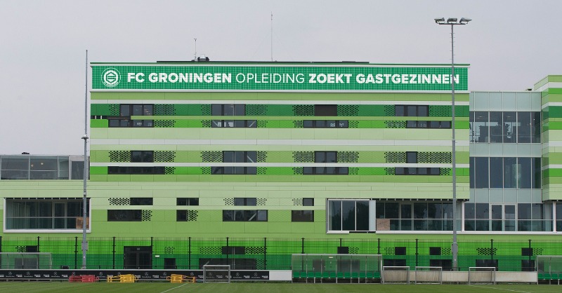 fcgroningen's tweet photo. 🏡 De FC Groningen Opleiding zoekt gastgezinnen in Groningen of nabije omgeving. 

📈 Wilt u een thuis bieden aan een jonge topsporter en een belangrijke rol vertolken in de ontwikkeling van een voetballer met een droom?

➡ https://t.co/FgINwN7RH1

@fcgopleiding #wordgroter