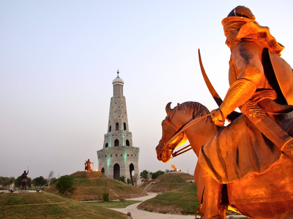 iamgurparvesh66's tweet photo. The Battle of Chappar Chiri, also called Battle of Sirhind, was fought between #MughalEmpire and the #Sikhs on 12 May 1710 at Chappar Chiri, located 20 kilometers from #Sirhind.
#BandaSingh himself rushed into the battle, #WazirKhan was beheaded in the battle.
#SirhindFatehDiwas https://t.co/mOamYJddxC