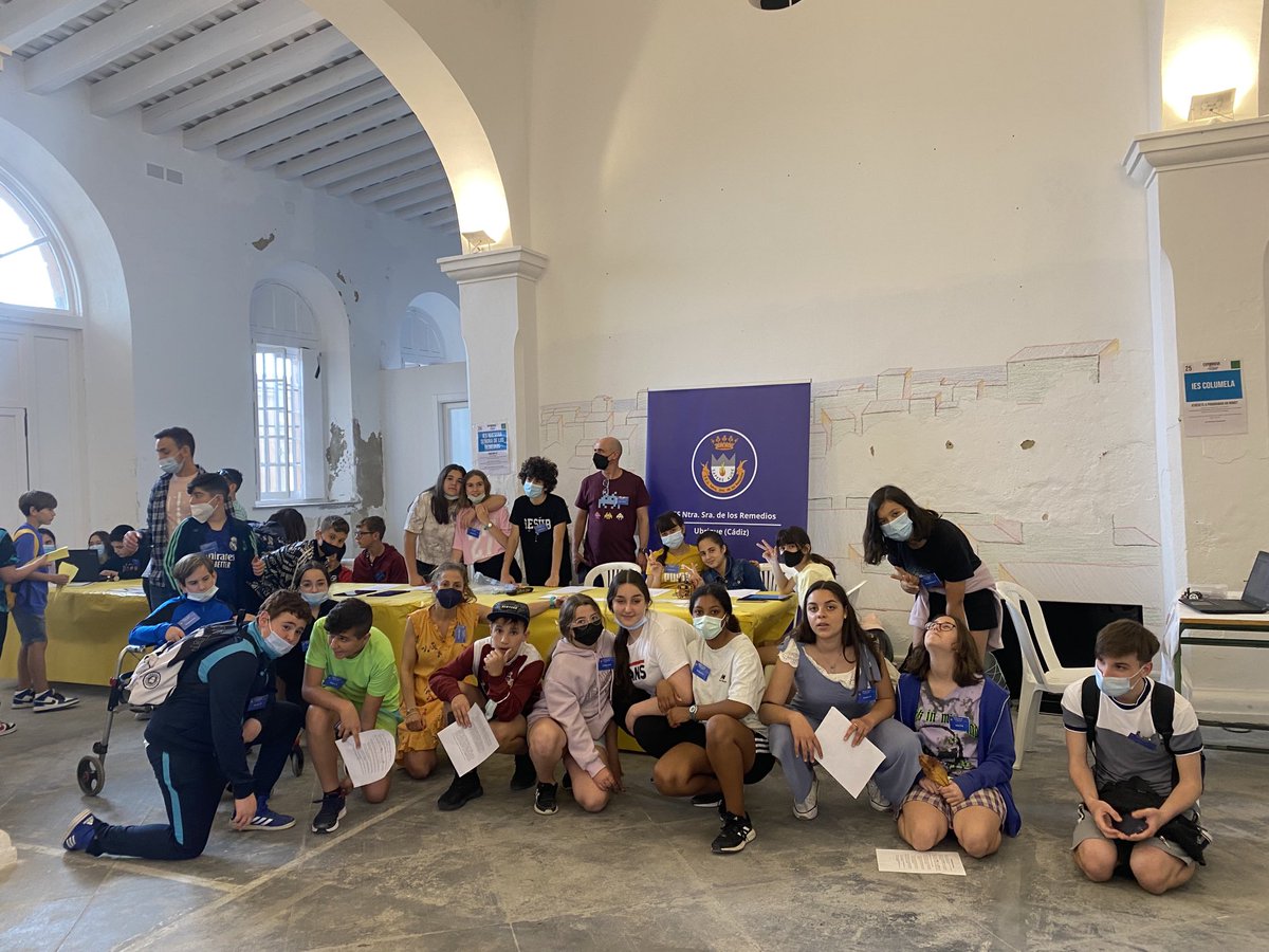 lidiatwit_5's tweet photo. ⁦@javiergarbedo⁩ ⁦@IES_LosRemedios⁩ Comenzamos!!!! Ya estamos listos para participar en Expoinnova 👏👏👏 https://t.co/INmT1R7ZBB