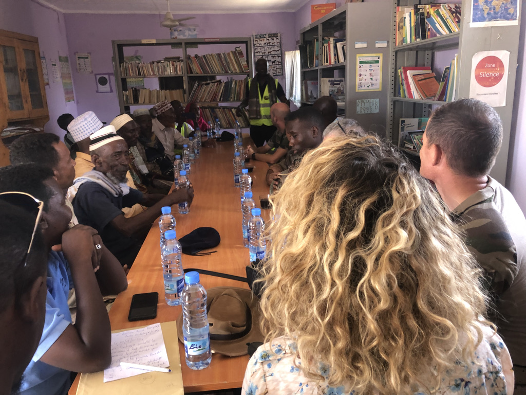 umr5608_traces's tweet photo. Une mission préparatoire a eu lieu pour lister les travaux à réaliser dans le cadre d’une action conjointe du ministère de la Santé de Djibouti, des @FFDJ_Officiel, du @5riaom et de la Caravane de Développement du #Gobaad (https://t.co/sZNnGimPv1) https://t.co/1AHt7gTJwZ