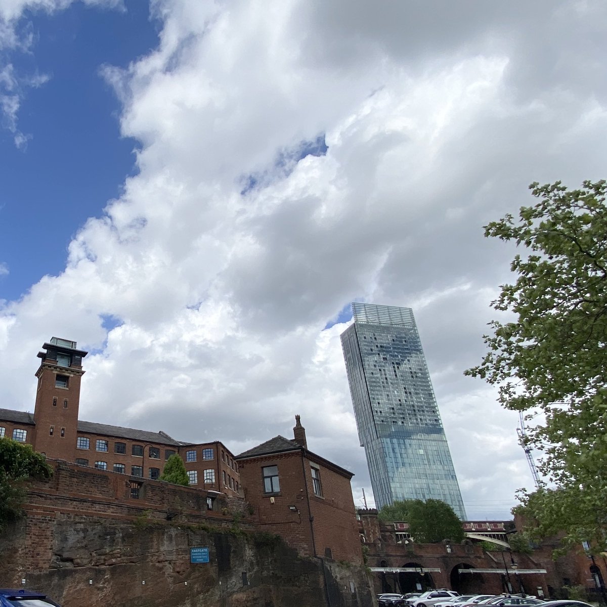 castlefieldesta's tweet photo. Good morning Manchester ๐
#castlefieldestates #workspaces #newdayahead #castlefield #MCR https://t.co/pl8Z6RSven